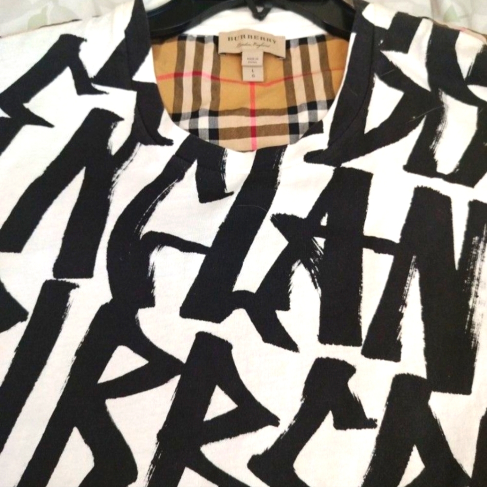 Burberry T-Shirt
